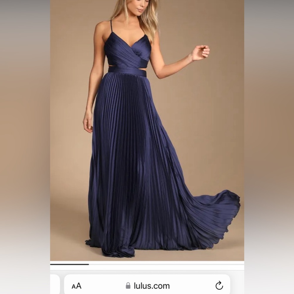 Got the Glam Navy Blue Pleated Cutout Maxi Dress
By Lulus. Large